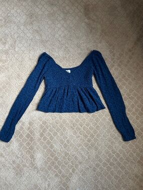 Hollister blue floral long sleeve peplum top size small